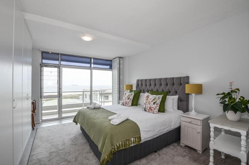 To Let 2 Bedroom Property for Rent in Dolphin Beach Western Cape